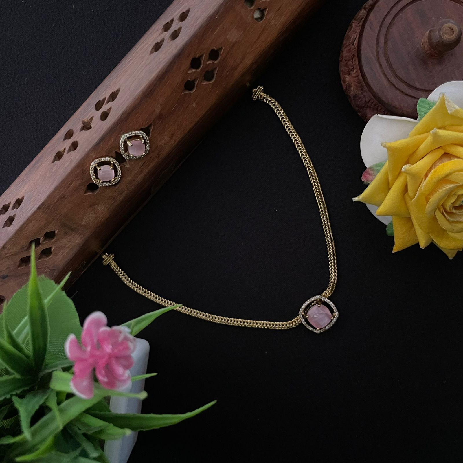 EMERALD ANTIQUE BABYPINK ATTIGAI 