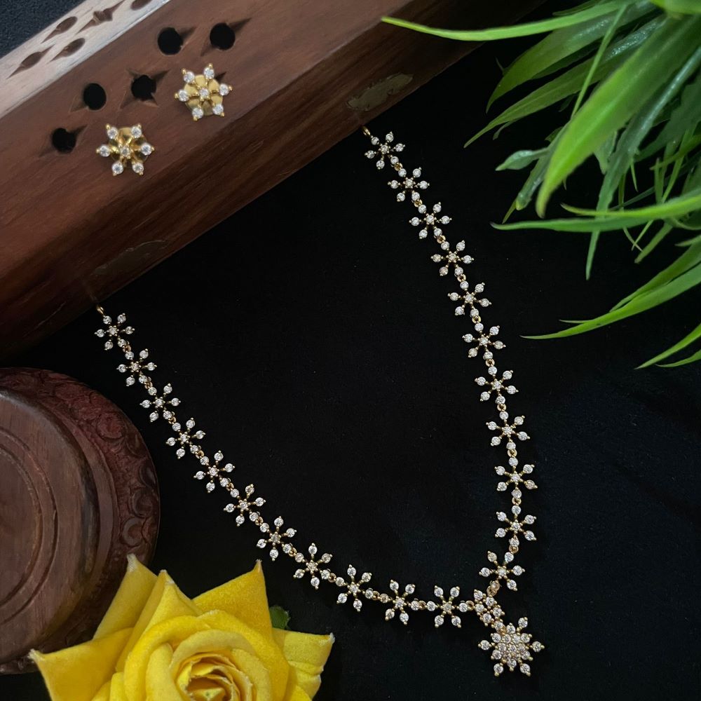 DIAMOND REPLICA NECKLACE WITH LITTLE SMALL PENDANT